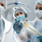 Dantroleno nas crises de hipertermia maligna: obrigatoriedade de disponibilidade imediata