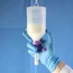 Interações entre medicamentos e nutrição enteral na UTI: riscos e manejo clínico